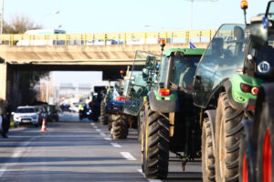 Κρίσιμη ημέρα για τους αγρότες: Σήμερα θα δώσουν την απάντησή τους στην κυβέρνηση μετά το νέο κάλεσμα για διάλογο